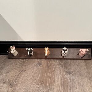 Animal-Themed Wall Hooks for children’s room